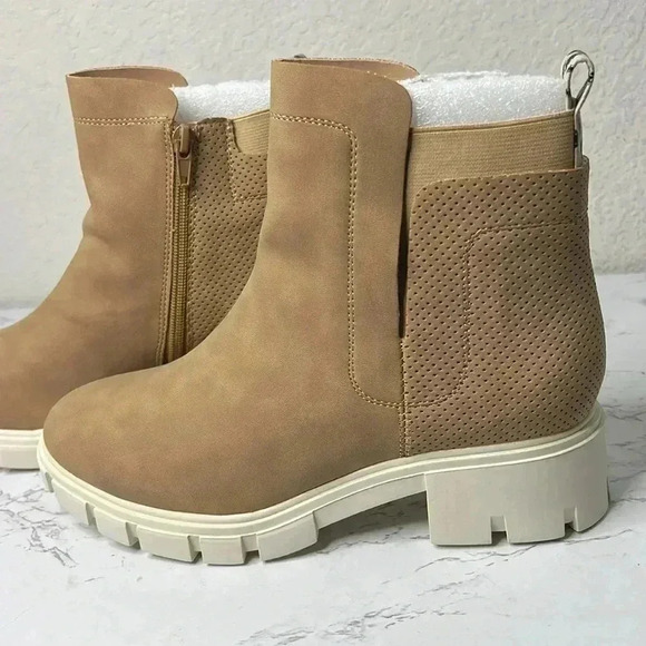 Journee Collection Womens Jeeva Tru Comfort Foam Inside Zip Block Heel Booties 8 - Picture 6 of 10